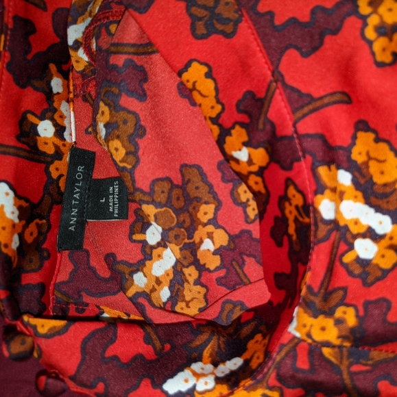 Red Ann Taylor blouse long loose sleeves - Picture 3 of 7